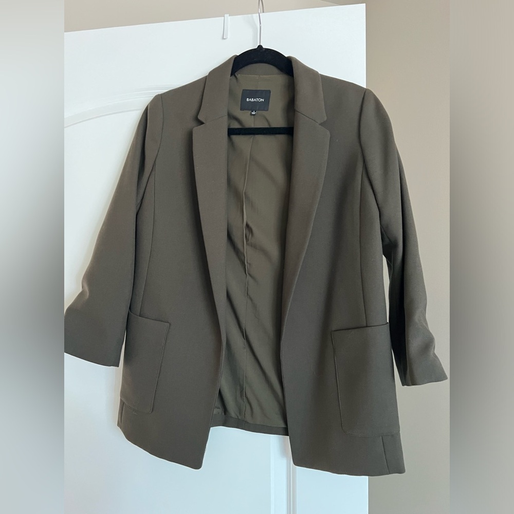 MOVING SALE Aritzia Babaton blazer